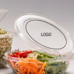 Hacé tuyo el envase: cómo personalizar tus envases de plástico con stickers y fajas sin grandes inversiones